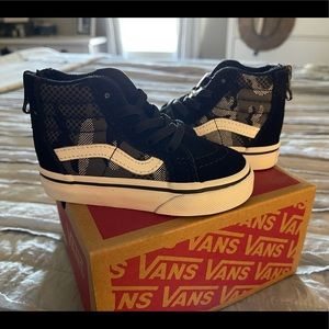 SK8-Hi Zip brand new